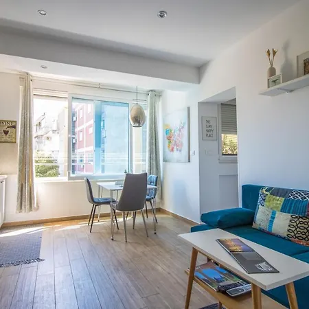 Apartment Brand New 1br Near Central Station, Old Town, Beach - 3 Minute Walking