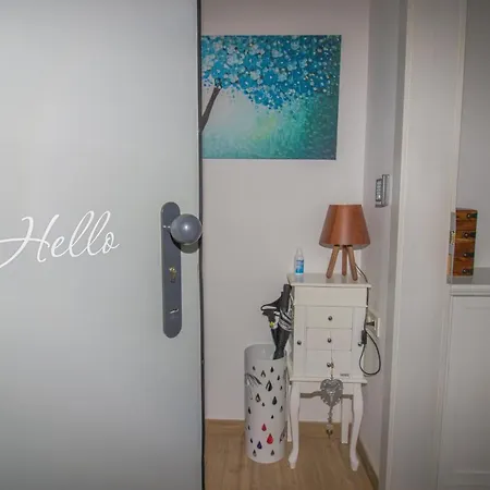Brand New 1br Near Central Station, Old Town, Beach - 3 Minute Walking Apartment