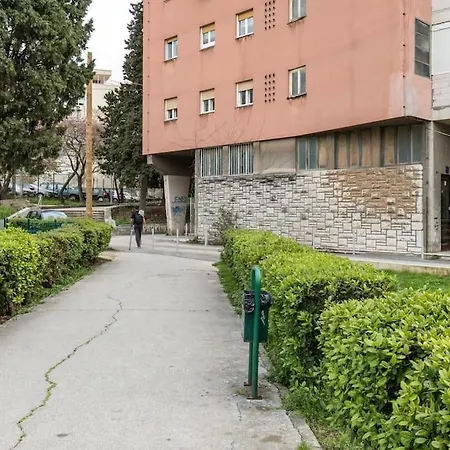 Brand New 1br Near Central Station, Old Town, Beach - 3 Minute Walking Apartment